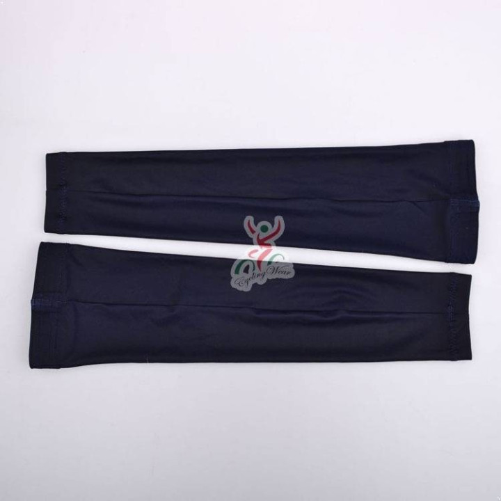 Manguitos de ciclismo Movistar para cuidar tu piel y mantenerte fresco