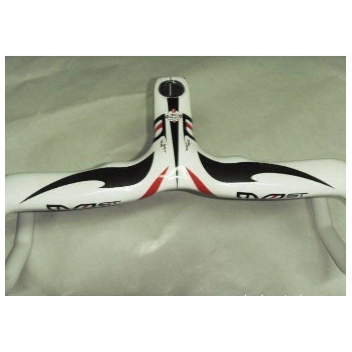 Manillar de fibra de carbono: ligero y resistente para tu bici