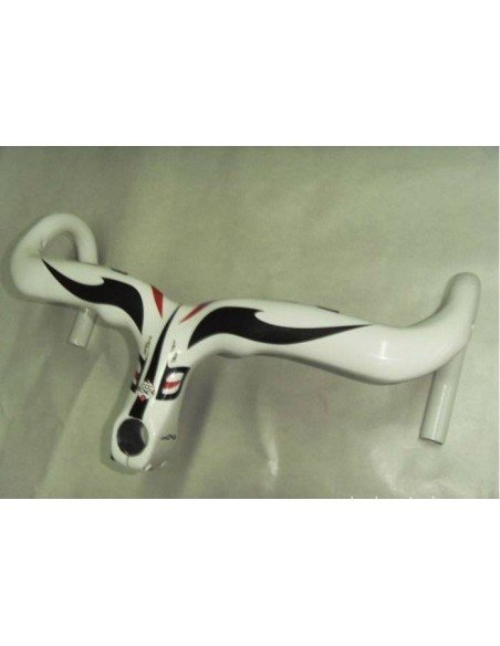 Manillar de fibra de carbono: ligero y resistente para tu bici