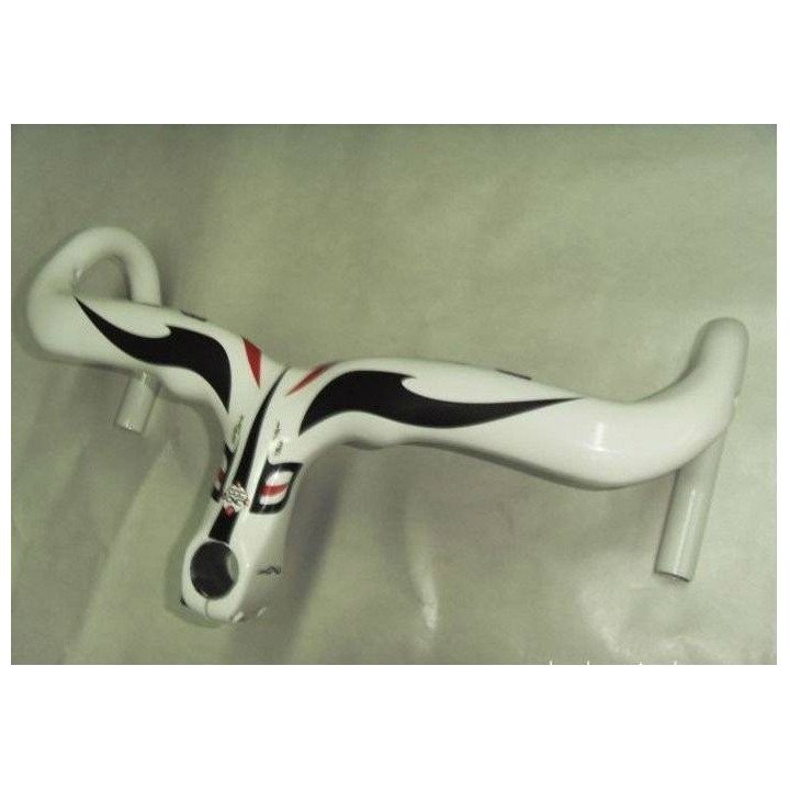 Manillar de fibra de carbono: ligero y resistente para tu bici