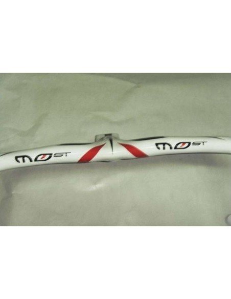 Manillar de fibra de carbono: ligero y resistente para tu bici