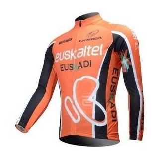 Maillot térmico Euskatel Euskadi para ciclistas que buscan comodidad y estilo