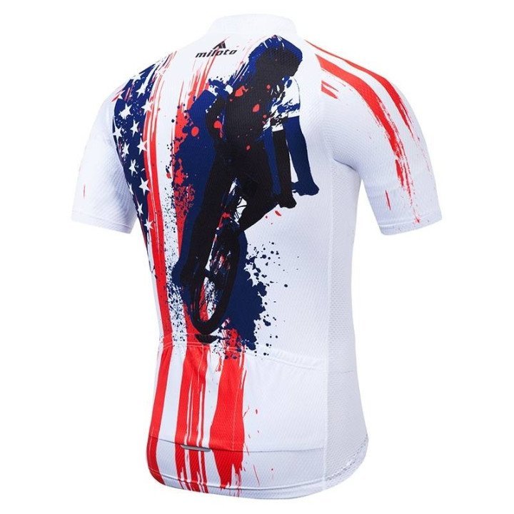 Equipación de ciclismo corta con tirantes para disfrutar al máximo en la ruta