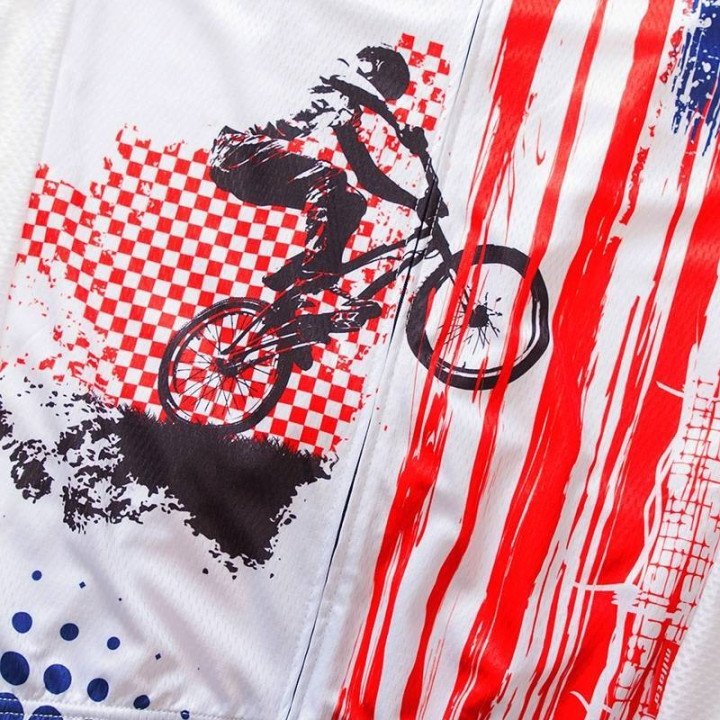 Equipación de ciclismo corta con tirantes para disfrutar al máximo en la ruta