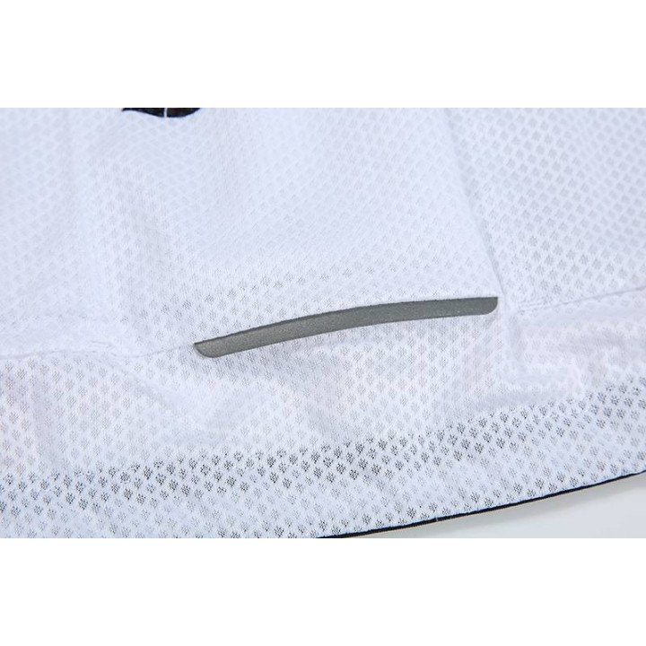 Maillot ciclista Inglaterra: comodidad y frescura para tus rutas