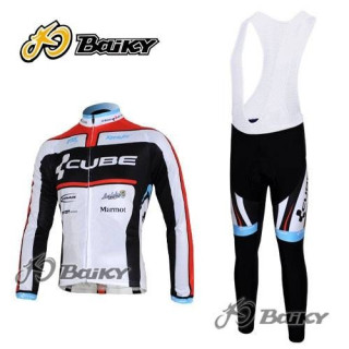 Ropa de ciclismo térmica CUBE para disfrutar en cada pedaleo