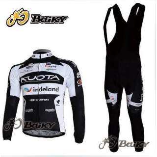 Ropa de ciclismo térmica Kuota con tirantes para sentirte cómodo en tus paseos