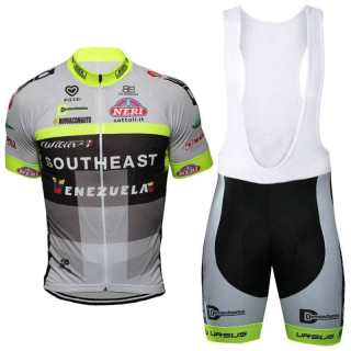 Conjunto corto de ciclismo con tirantes southeast para disfrutar al máximo