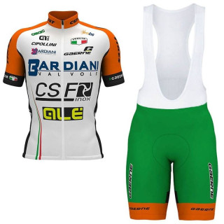 Equipación de ciclismo BARDIANI CSF: cortas y con estilo para tus rutas