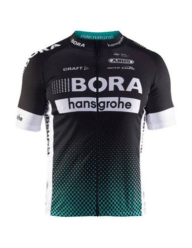 Equipación corta BORA hansgrohe para ciclistas, ¡lúcete en la ruta!