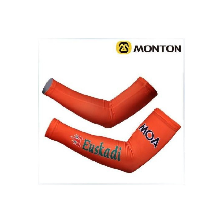 Manguitos de ciclismo Euskaltel Euskadi para cuidar tu piel y mantenerte fresco