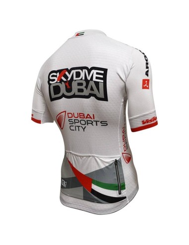 Maillot corto de ciclismo para disfrutar del sky dive en Dubái