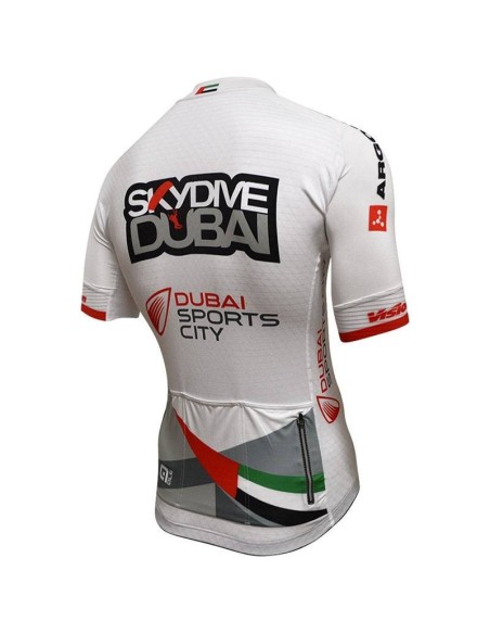 Maillot corto de ciclismo para disfrutar del sky dive en Dubái