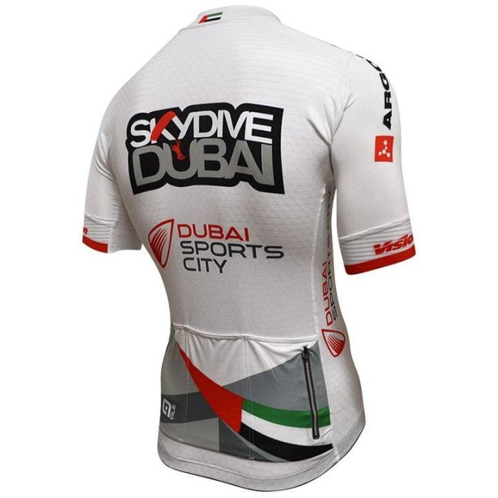 Maillot corto de ciclismo para disfrutar del sky dive en Dubái