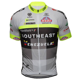 Maillot corto para ciclismo: comodidad y estilo en cada pedaleada