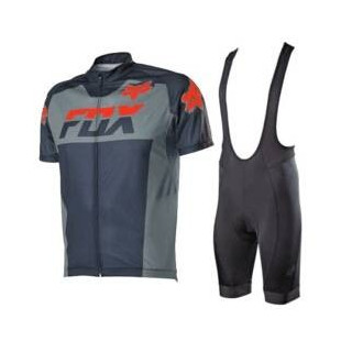 Equipación corta con tirantes FOX para ciclistas en 2023