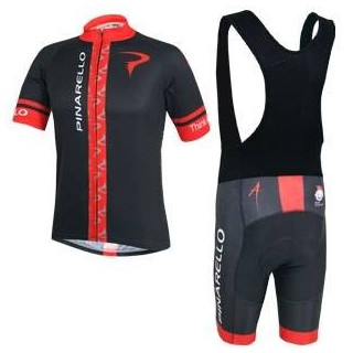 Equipación corta Pinarello: calidad y comodidad para tus rutas en bici