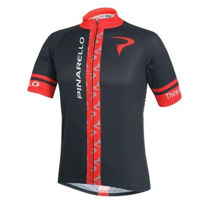 Equipación corta Pinarello: calidad y comodidad para tus rutas en bici