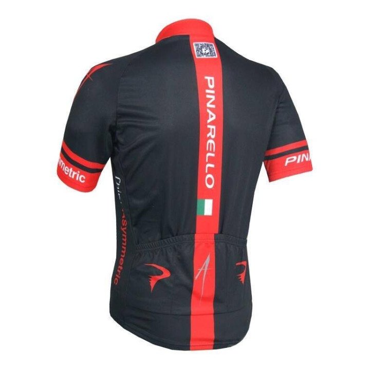 Equipación corta Pinarello: calidad y comodidad para tus rutas en bici