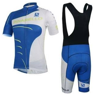 Equipación corta con tirante Pinarello para ciclistas que buscan comodidad