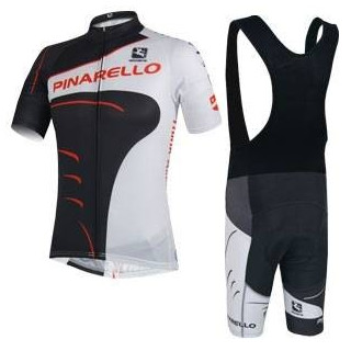 Equipación corta Pinarello para ciclistas a buen precio