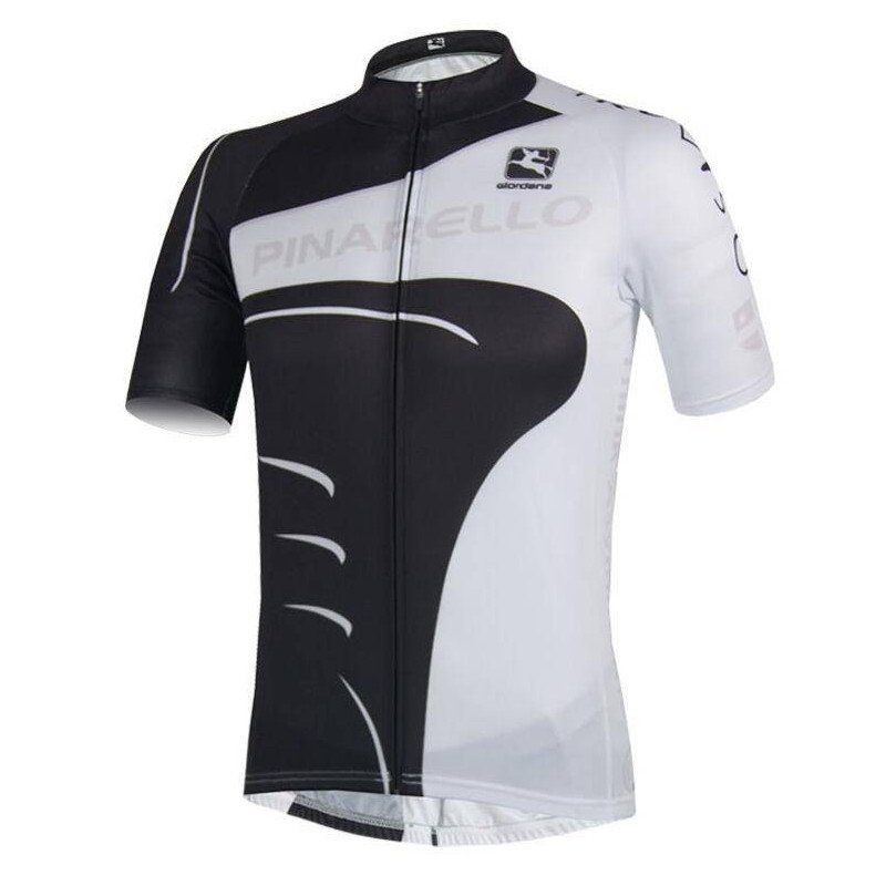 Equipación corta Pinarello: comodidad y estilo para tus rutas