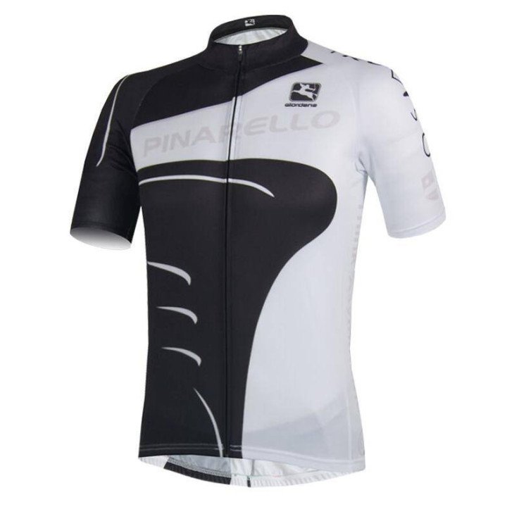 Equipación corta Pinarello: comodidad y estilo para tus rutas