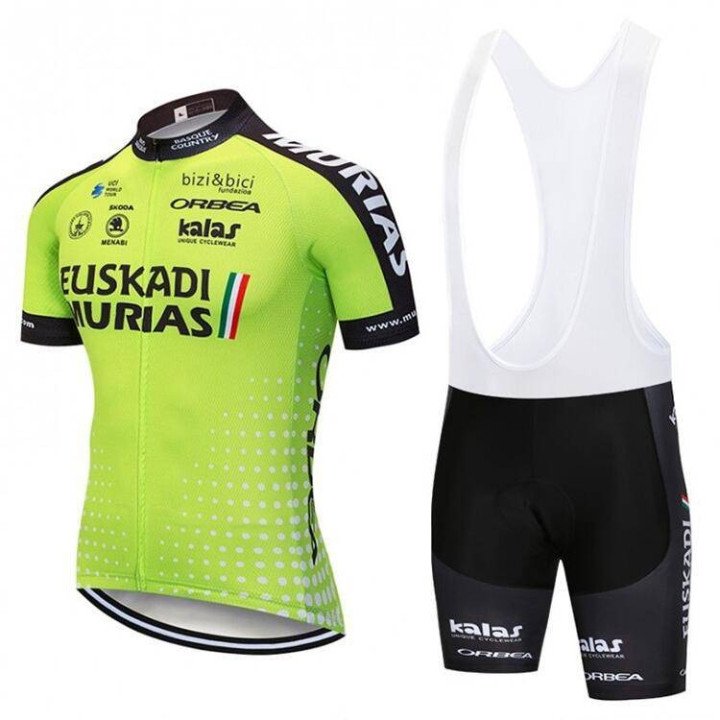 Equipación corta de ciclismo Euskadi Murias a buen precio