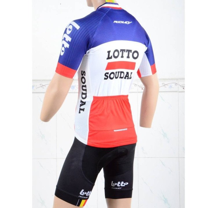 Equipación corta de ciclismo Lotto para un pedaleo cómodo y fresco