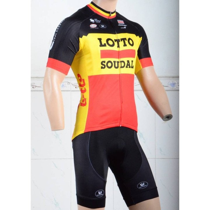 Equipación corta de ciclismo Lotto al mejor precio para tus aventuras