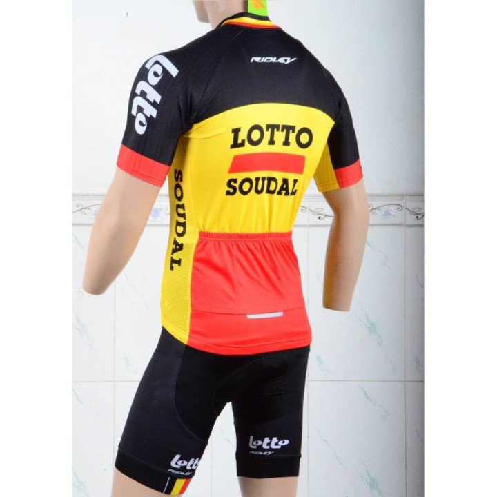 Equipación corta de ciclismo Lotto al mejor precio para tus aventuras