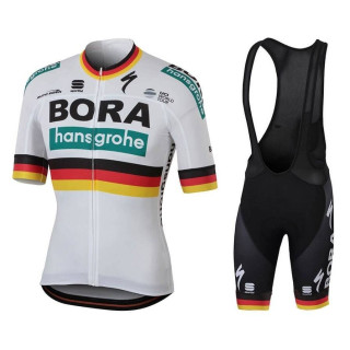 Equipación de Ciclismo ora Hansgrohe: Confort y Estilo para tus Rutas