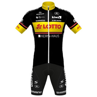 Equipación Ciclismo LOTTO KERNHAUS: Conjunto Corto Ideal para Pedalear