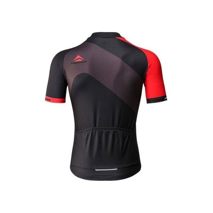 Ropa de ciclismo de verano Merida: comodidad y estilo para tus rutas