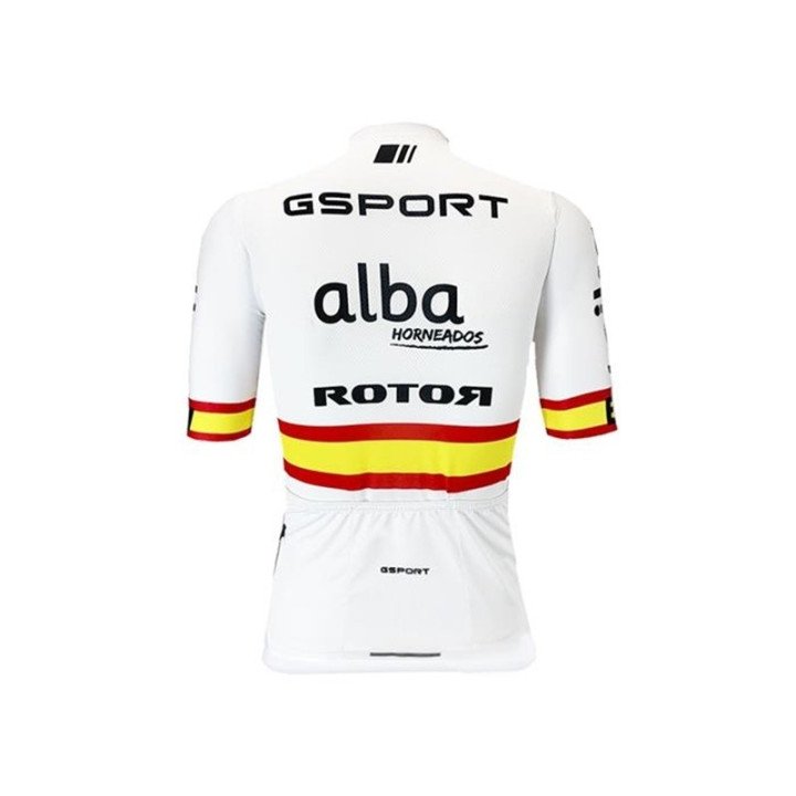 Equipación corta de ciclismo TEIKA: comodidad y estilo para tus rutas