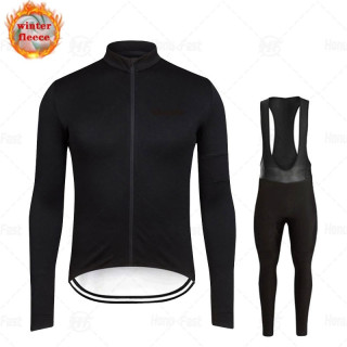 Ropa de ciclismo térmica de Rapha, confort y estilo para tus rutas