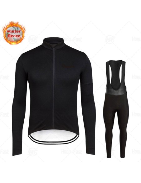 Ropa de ciclismo térmica de Rapha, confort y estilo para tus rutas