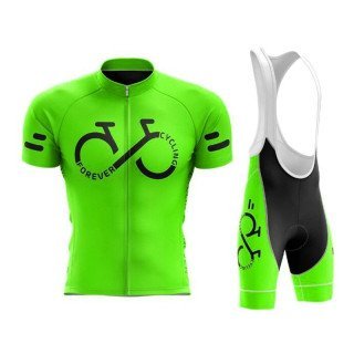 Conjunto corto de ciclismo con tirante a buen precio para 2023