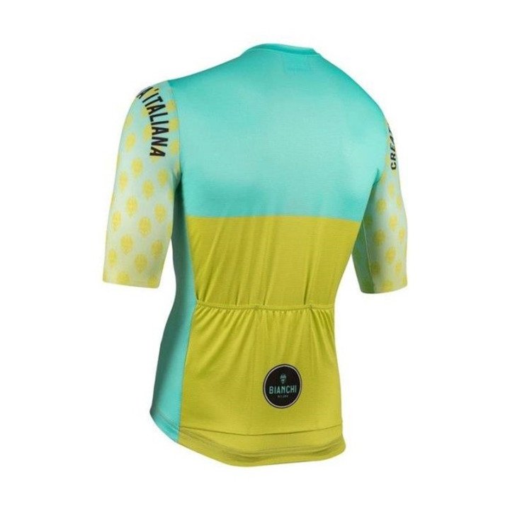 Equipación corta Bianchi para ciclistas que buscan comodidad y estilo